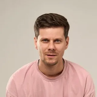 Василий Волкодаев, педагог школы импровизации «Точка»